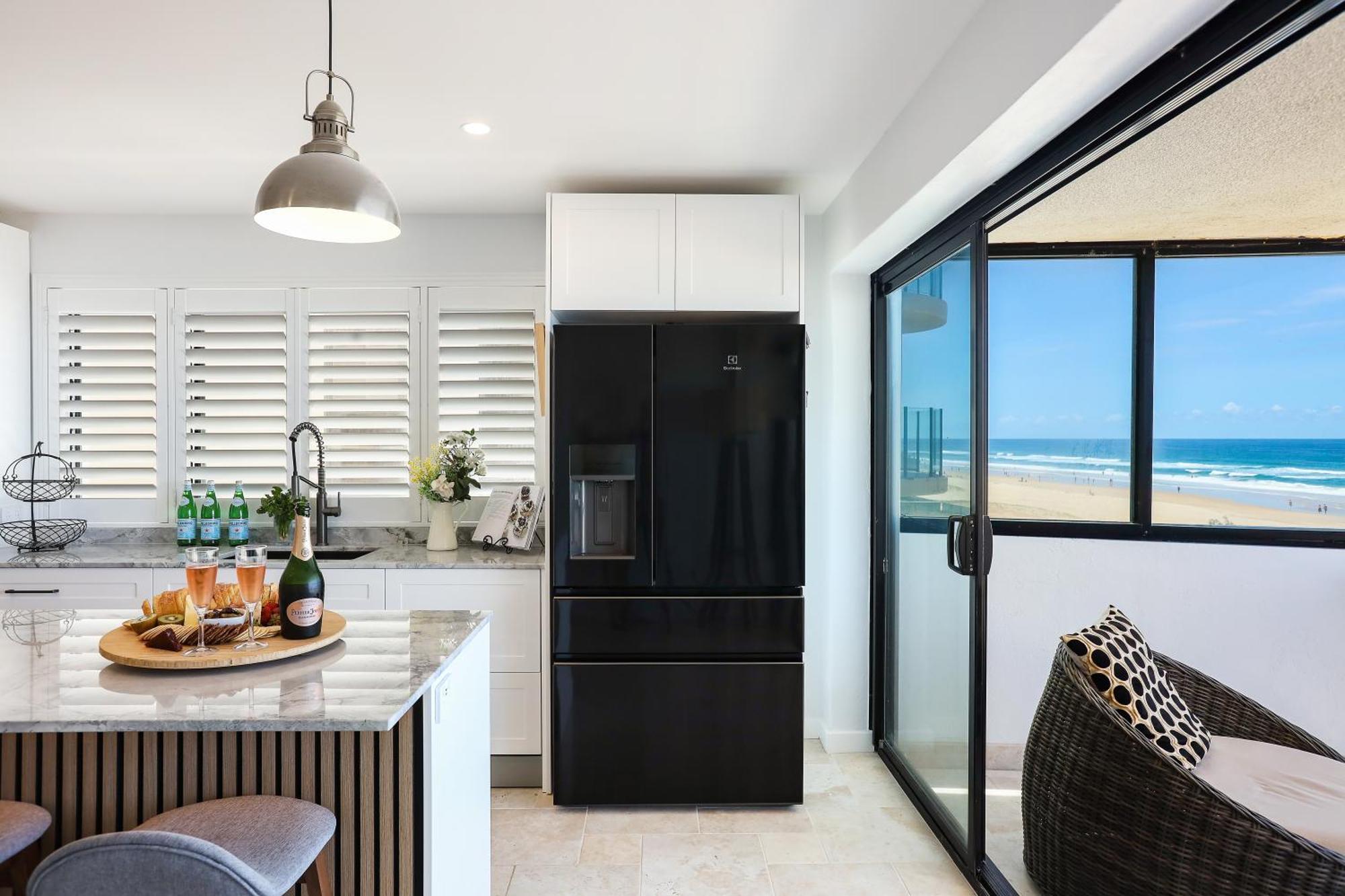 Salty Joe's Beachfront Retreat
